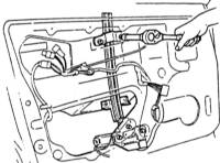  Снятие и установка стекла/стеклоподъемника передней двери Mazda 323